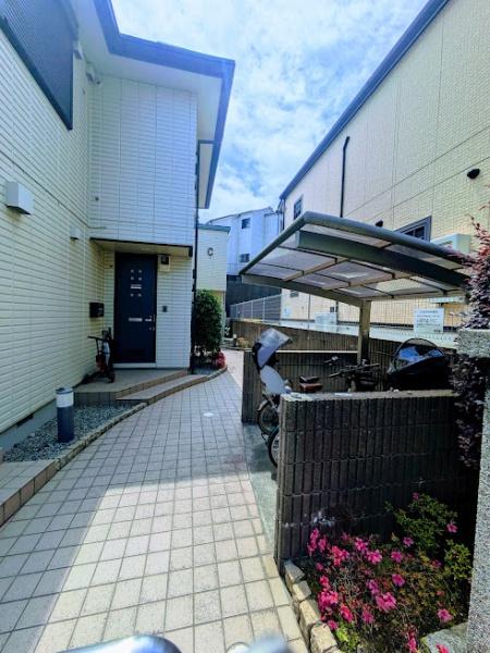 横浜市神奈川区斎藤分町のテラスハウス