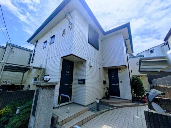 横浜市神奈川区斎藤分町のテラスハウス