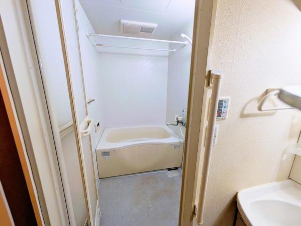 横浜市神奈川区斎藤分町のテラスハウス