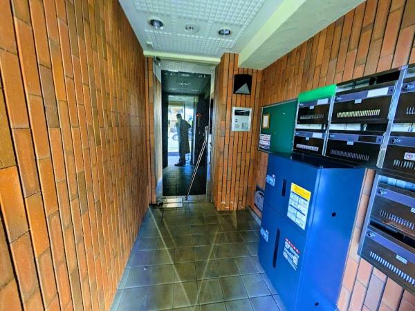 横浜市神奈川区反町1丁目のマンション(エントランス)