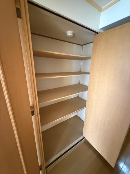 門真市末広町のマンション(収納)