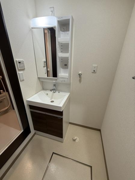 守口市松下町のアパート(洗面台・洗面所)