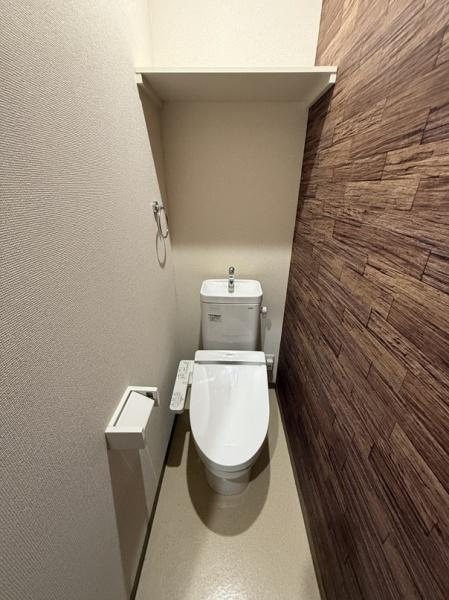 守口市松下町のアパート(トイレ)