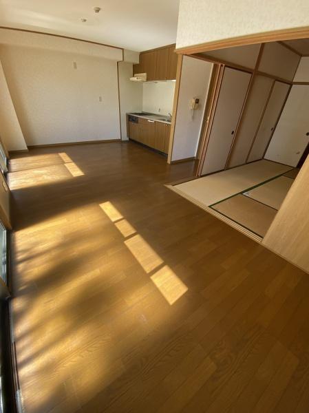 寝屋川市秦町のマンション(リビング)