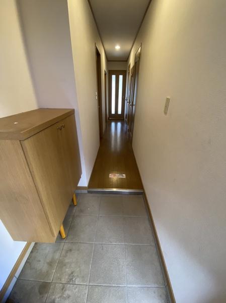 寝屋川市秦町のマンション(玄関)