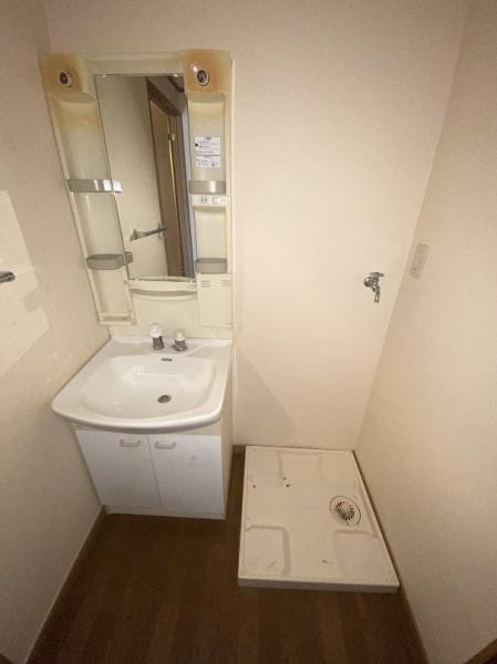 寝屋川市秦町のマンション(洗面台・洗面所)