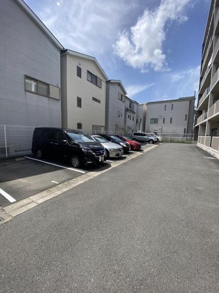 寝屋川市秦町のマンション