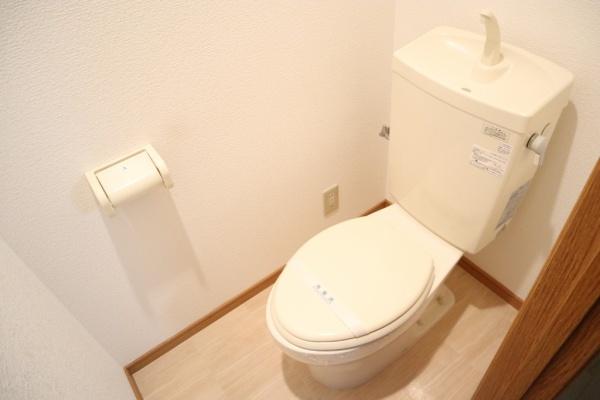 寝屋川市高柳６丁目のハイツ