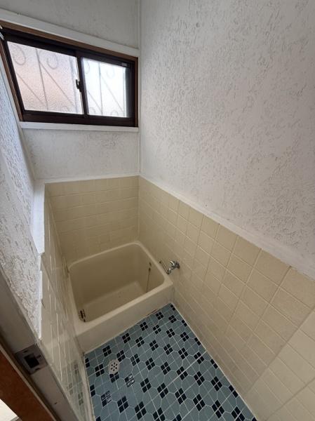 寝屋川市萱島東２丁目のテラスハウス