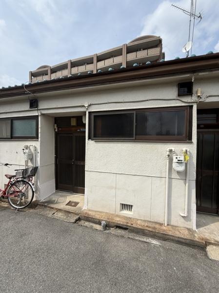 寝屋川市萱島東２丁目のテラスハウス