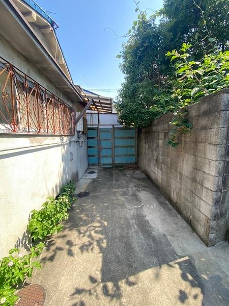 寝屋川市萱島東１丁目のテラスハウス