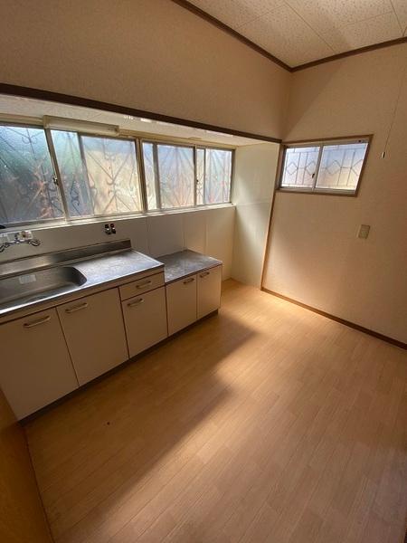 寝屋川市萱島東１丁目のテラスハウス