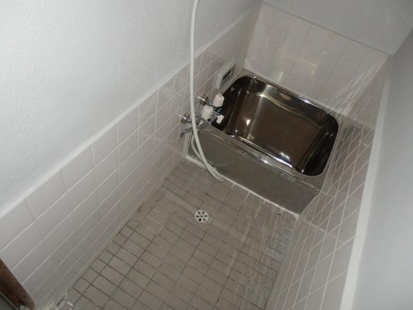 寝屋川市萱島信和町のテラスハウス