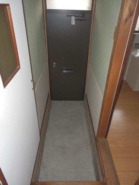 寝屋川市萱島信和町のテラスハウス