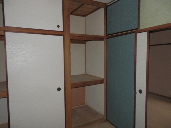 寝屋川市萱島信和町のテラスハウス