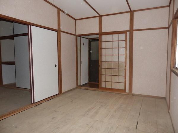寝屋川市萱島信和町のテラスハウス