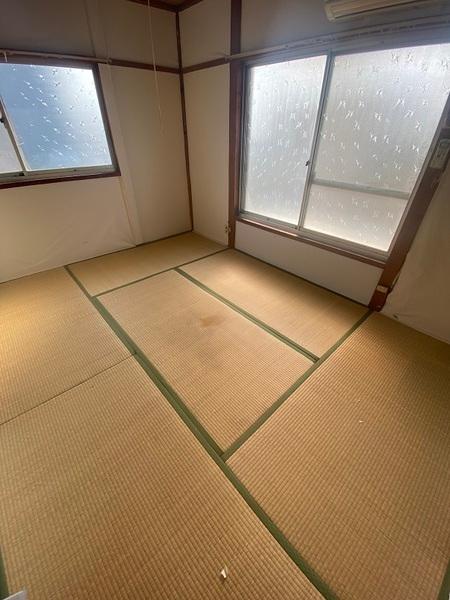 寝屋川市太秦緑が丘の貸家