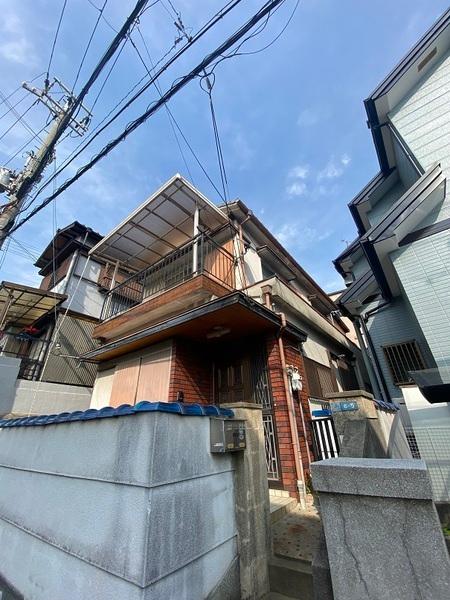 寝屋川市太秦緑が丘の貸家