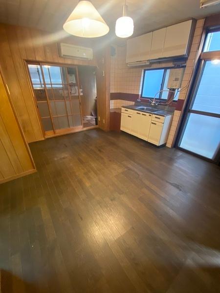 寝屋川市太秦緑が丘の貸家