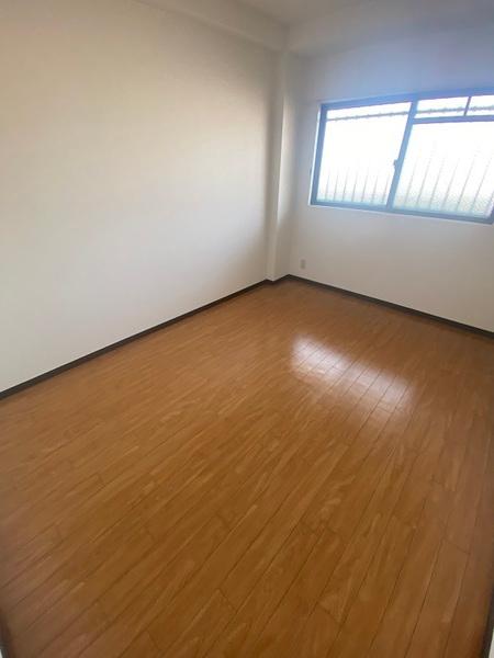 寝屋川市新家２丁目のマンション