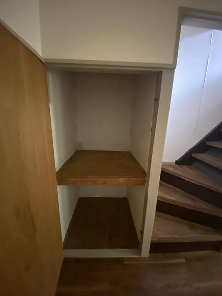寝屋川市萱島東２丁目のテラスハウス