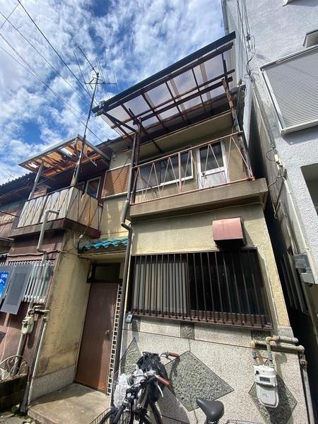 寝屋川市萱島東２丁目のテラスハウス