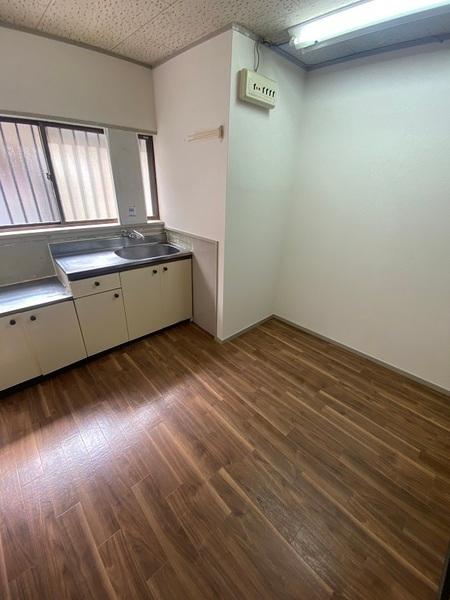 寝屋川市萱島東２丁目のテラスハウス
