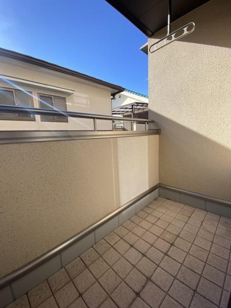 寝屋川市豊野町のテラスハウス