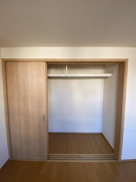 寝屋川市豊野町のテラスハウス