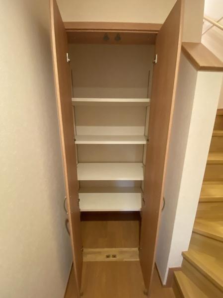 寝屋川市豊野町のテラスハウス