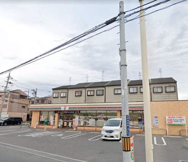 寝屋川市萱島桜園町のマンション(セブンイレブン寝屋川中神田町店)
