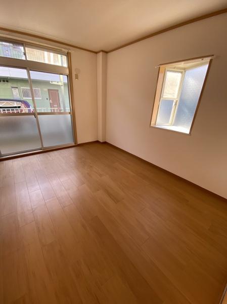寝屋川市太秦東が丘のアパート
