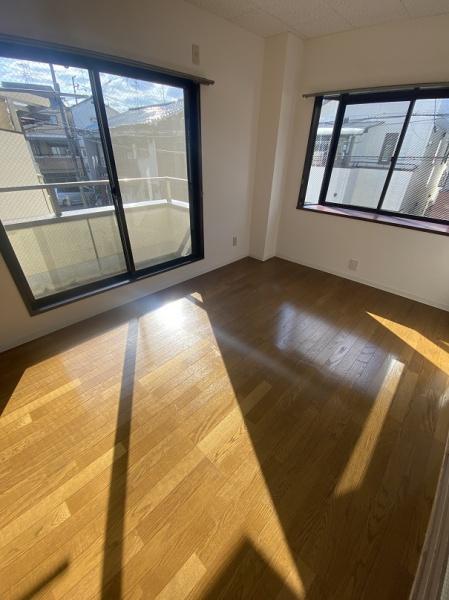 寝屋川市新家１丁目のマンション