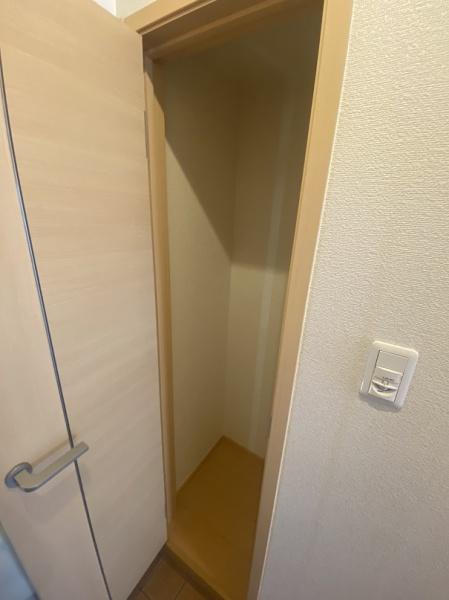 寝屋川市日之出町のアパート(収納)