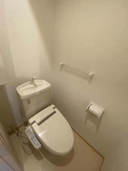 寝屋川市日之出町のアパート(トイレ)