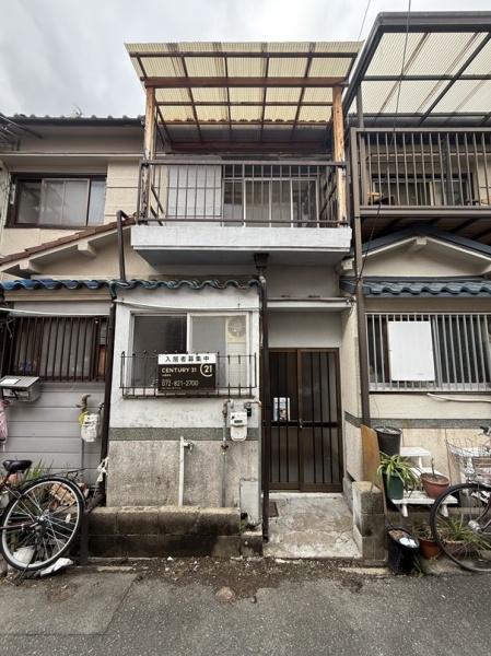 寝屋川市萱島東１丁目のテラスハウス