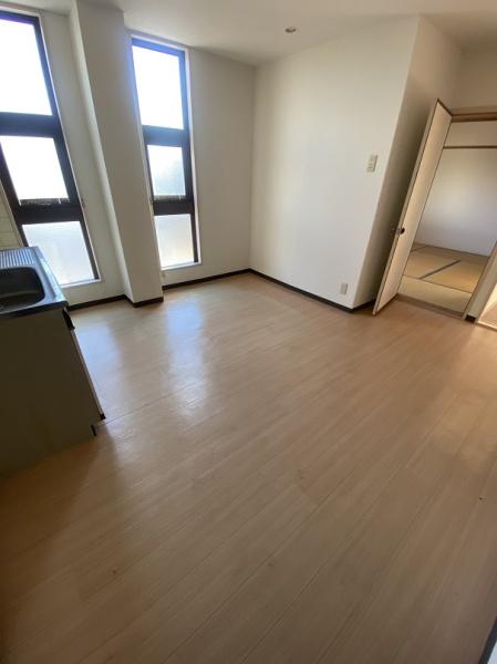 寝屋川市上神田１丁目のマンション