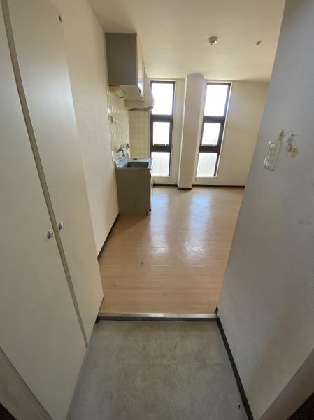 寝屋川市上神田１丁目のマンション
