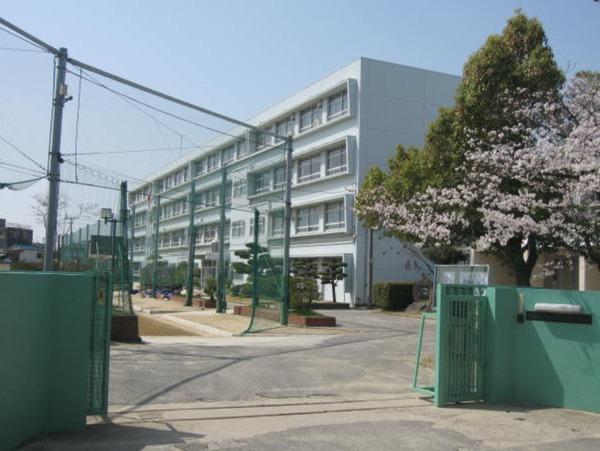 寝屋川市高柳５丁目のハイツ(寝屋川市立第五中学校)