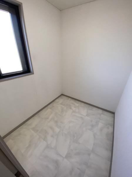 寝屋川市中神田町のマンション(洋室)