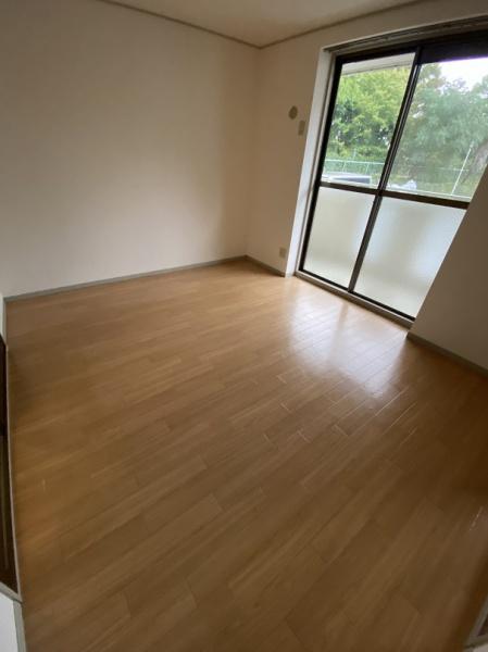 寝屋川市東神田町のマンション