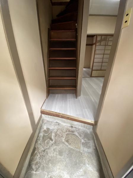 寝屋川市上神田２丁目のテラスハウス