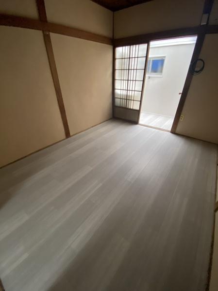 寝屋川市上神田２丁目のテラスハウス