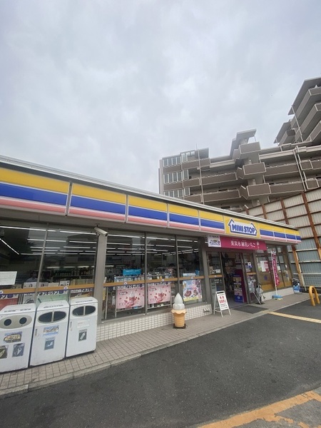 寝屋川市美井元町のマンション(ミニストップ寝屋川三井南町店)