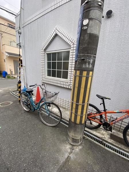 寝屋川市美井元町のマンション(駐車場)