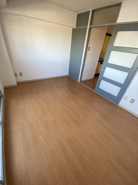 寝屋川市下神田町のマンション