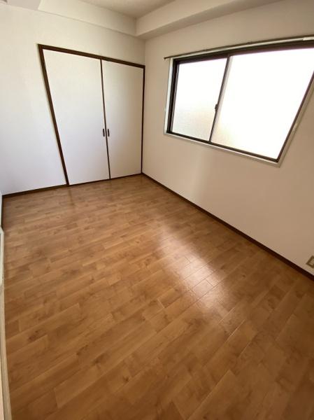 寝屋川市秦町のマンション