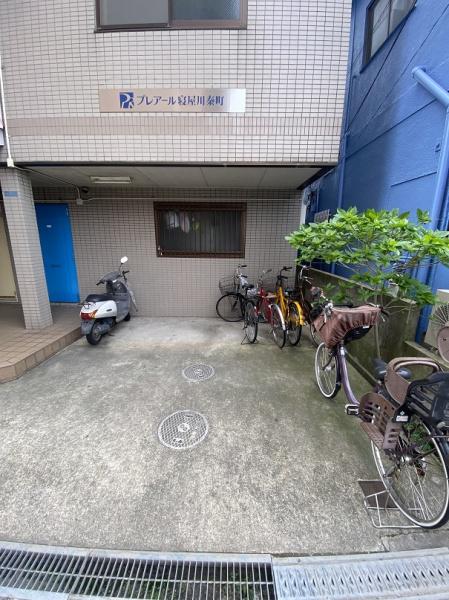 寝屋川市秦町のマンション