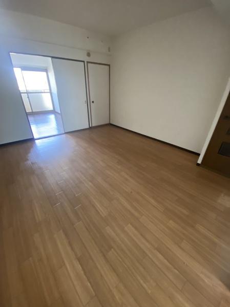 寝屋川市上神田２丁目のマンション