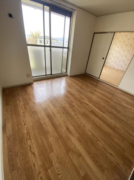 寝屋川市東神田町のマンション
